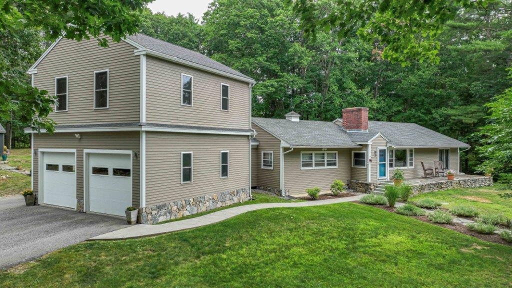 20 Old County Road York, ME 03902 - Photo 2 of 40 Gallery Image 2