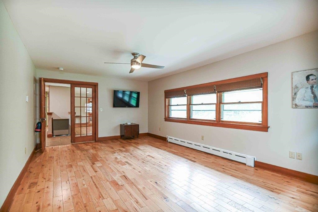 20 Old County Road York, ME 03902 - Photo 7 of 40 Gallery Image 7