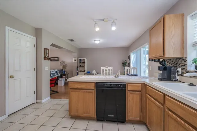 $1,700 | 133 Sawtooth Drive, Valrico, FL 33594