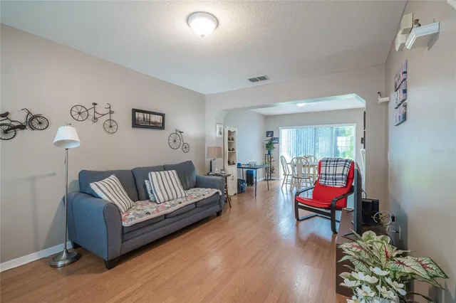 $1,700 | 133 Sawtooth Drive, Valrico, FL 33594