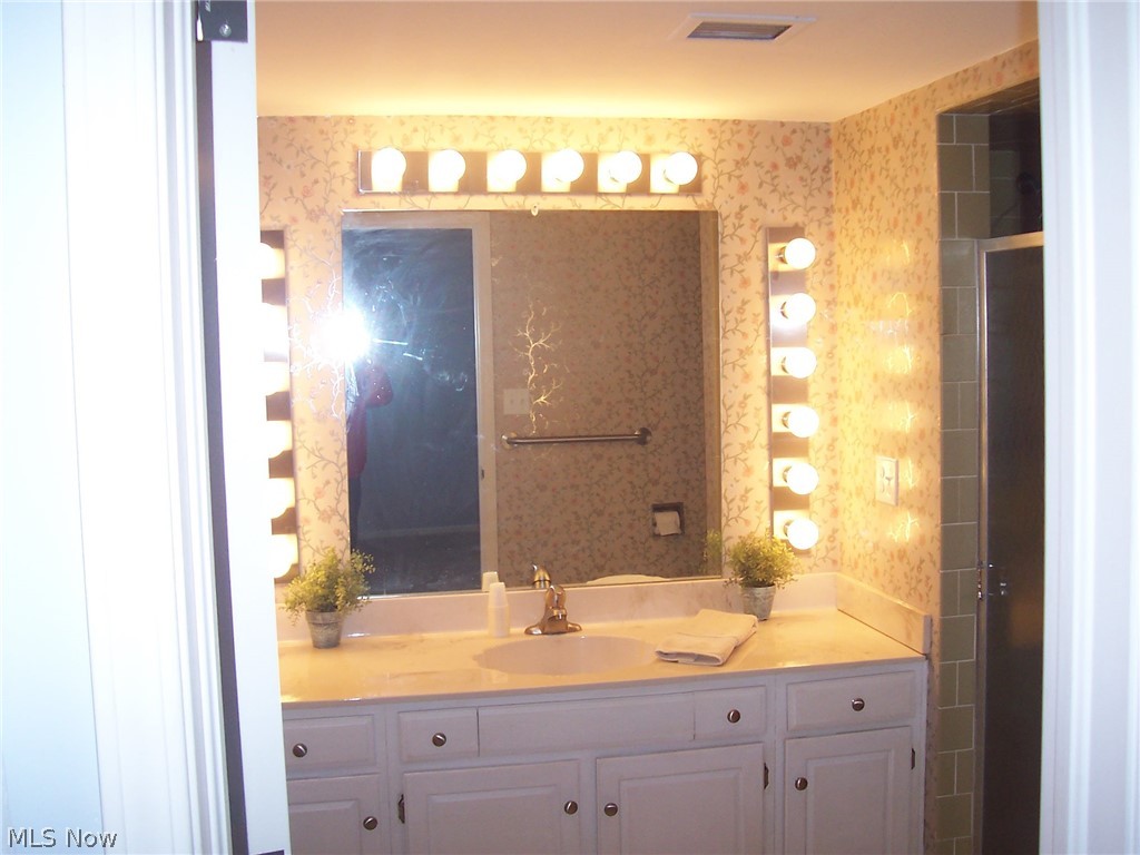 2385 Covington Road, Unit 204 Akron, OH 44313 - Photo 15 of 27