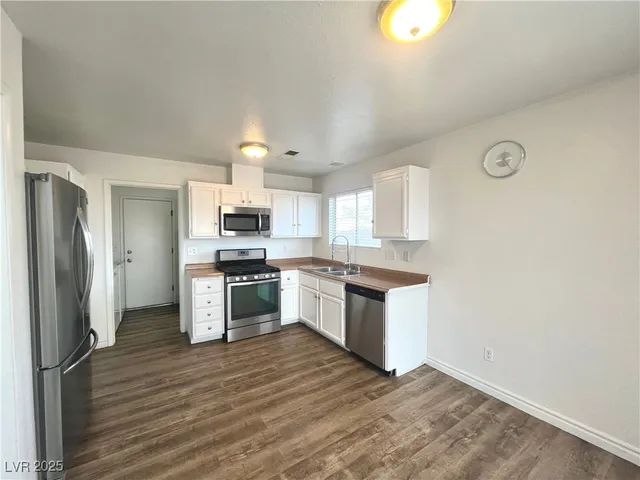 $1,800 | 1537 North Canyon Rose Way, Las Vegas, NV 89108