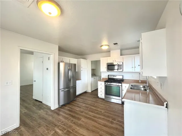 $1,800 | 1537 North Canyon Rose Way, Las Vegas, NV 89108
