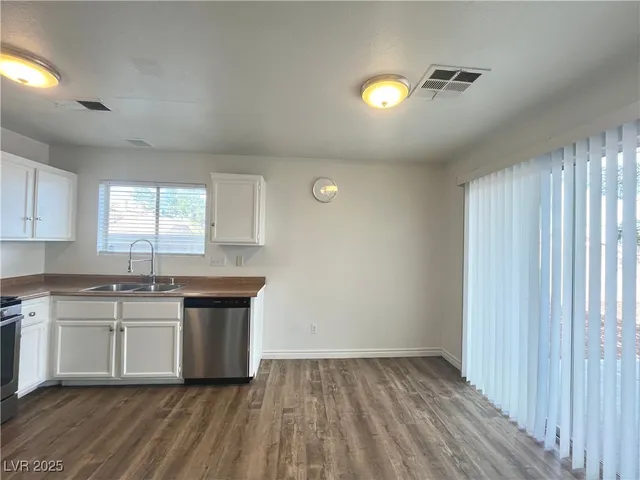 $1,800 | 1537 North Canyon Rose Way, Las Vegas, NV 89108