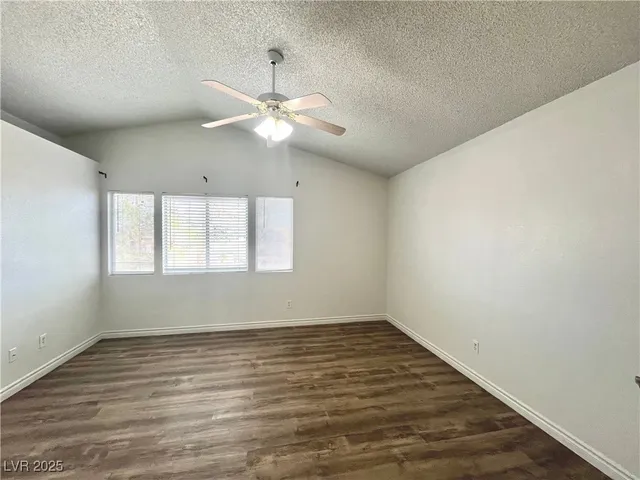 $1,800 | 1537 North Canyon Rose Way, Las Vegas, NV 89108