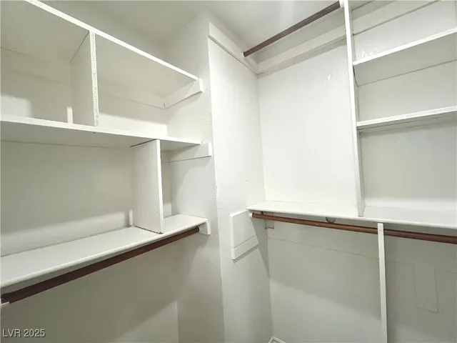 $1,800 | 1537 North Canyon Rose Way, Las Vegas, NV 89108