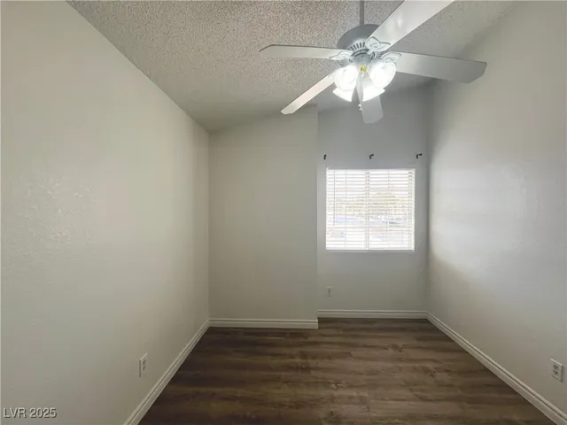 $1,800 | 1537 North Canyon Rose Way, Las Vegas, NV 89108