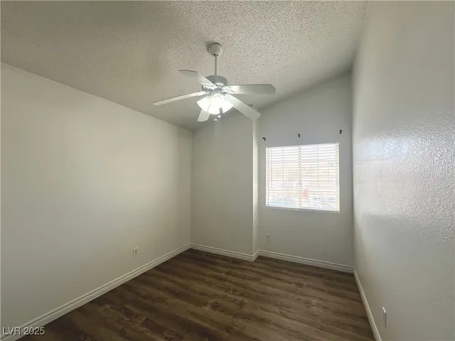 $1,800 | 1537 North Canyon Rose Way, Las Vegas, NV 89108