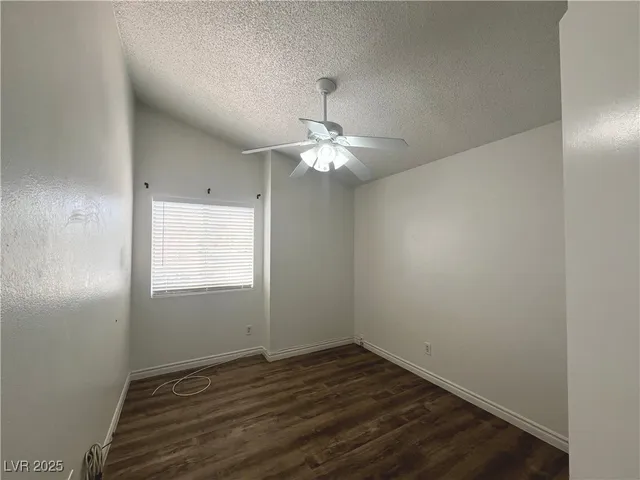 $1,800 | 1537 North Canyon Rose Way, Las Vegas, NV 89108