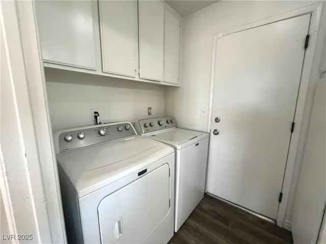 $1,800 | 1537 North Canyon Rose Way, Las Vegas, NV 89108