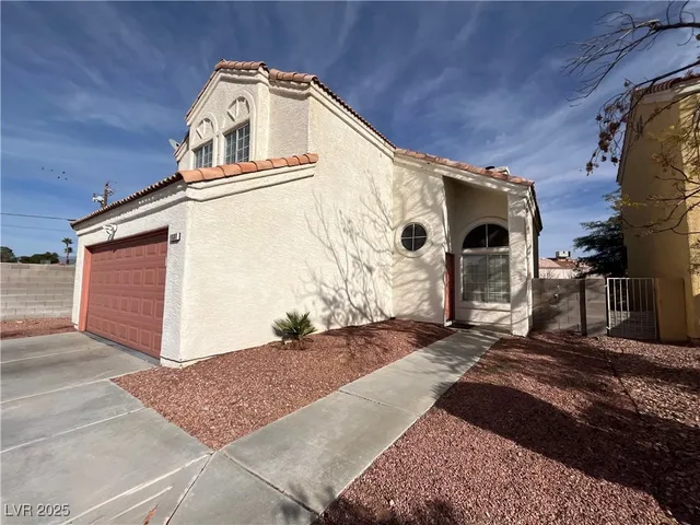 $1,800 | 1537 North Canyon Rose Way, Las Vegas, NV 89108