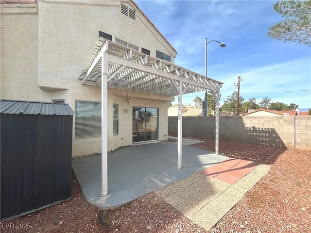 $1,800 | 1537 North Canyon Rose Way, Las Vegas, NV 89108