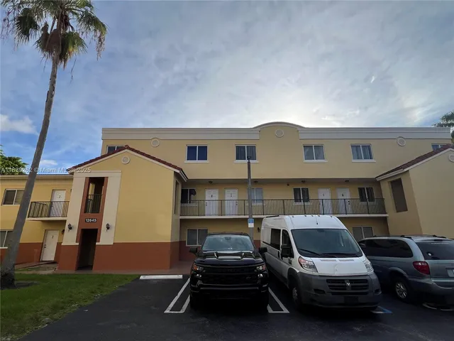 $300,000 | 12645 Southwest 91st Street, Unit 202, Miami, FL 33186