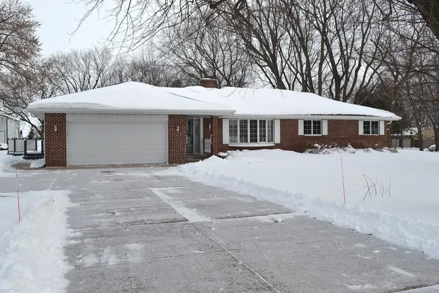 $529,000 | 3856 Knapp Street, Oshkosh, WI 54902