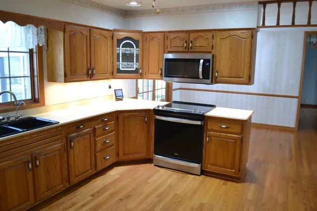 $529,000 | 3856 Knapp Street, Oshkosh, WI 54902