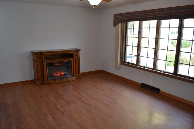 $529,000 | 3856 Knapp Street, Oshkosh, WI 54902