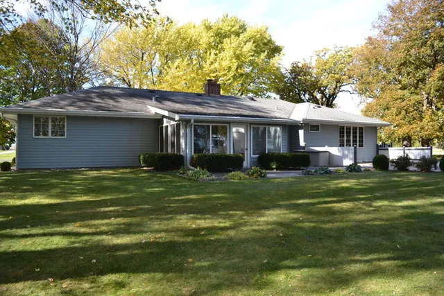 $529,000 | 3856 Knapp Street, Oshkosh, WI 54902