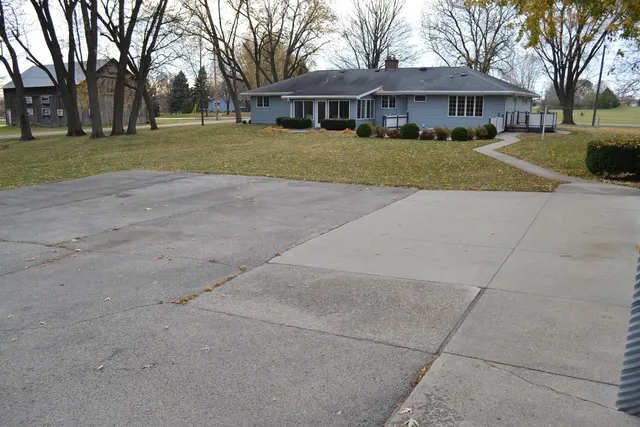 $529,000 | 3856 Knapp Street, Oshkosh, WI 54902