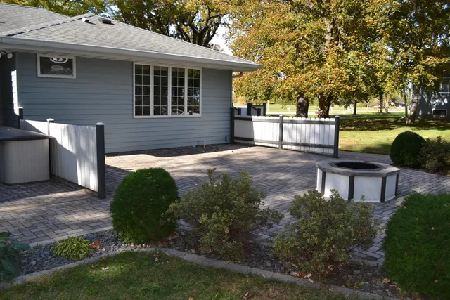 $529,000 | 3856 Knapp Street, Oshkosh, WI 54902