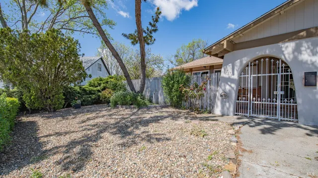 a view of a out door of the house