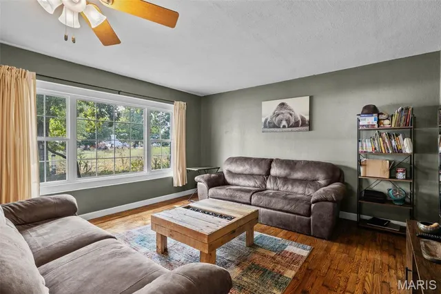 $289,000 | 1155 East Karsch Boulevard, Farmington, MO 63640