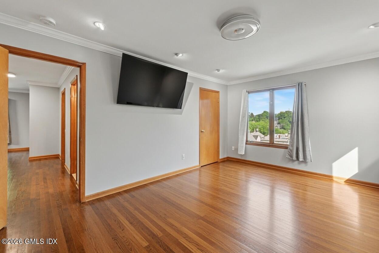 69 Valley Road Cos Cob, CT 06807 - Photo 14 of 39 b8Jc7