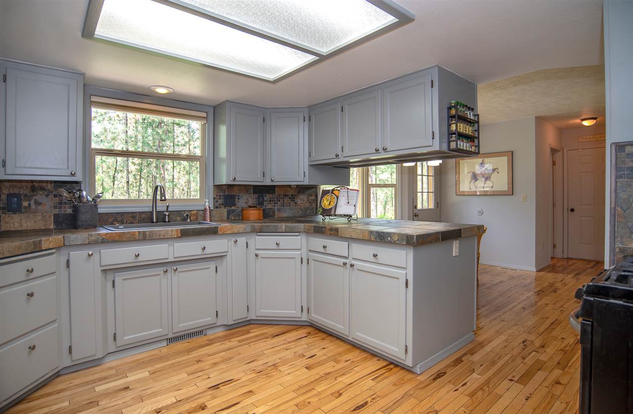 15111 North Chronicle Road Mead, WA 99021 - Photo 6 of 20