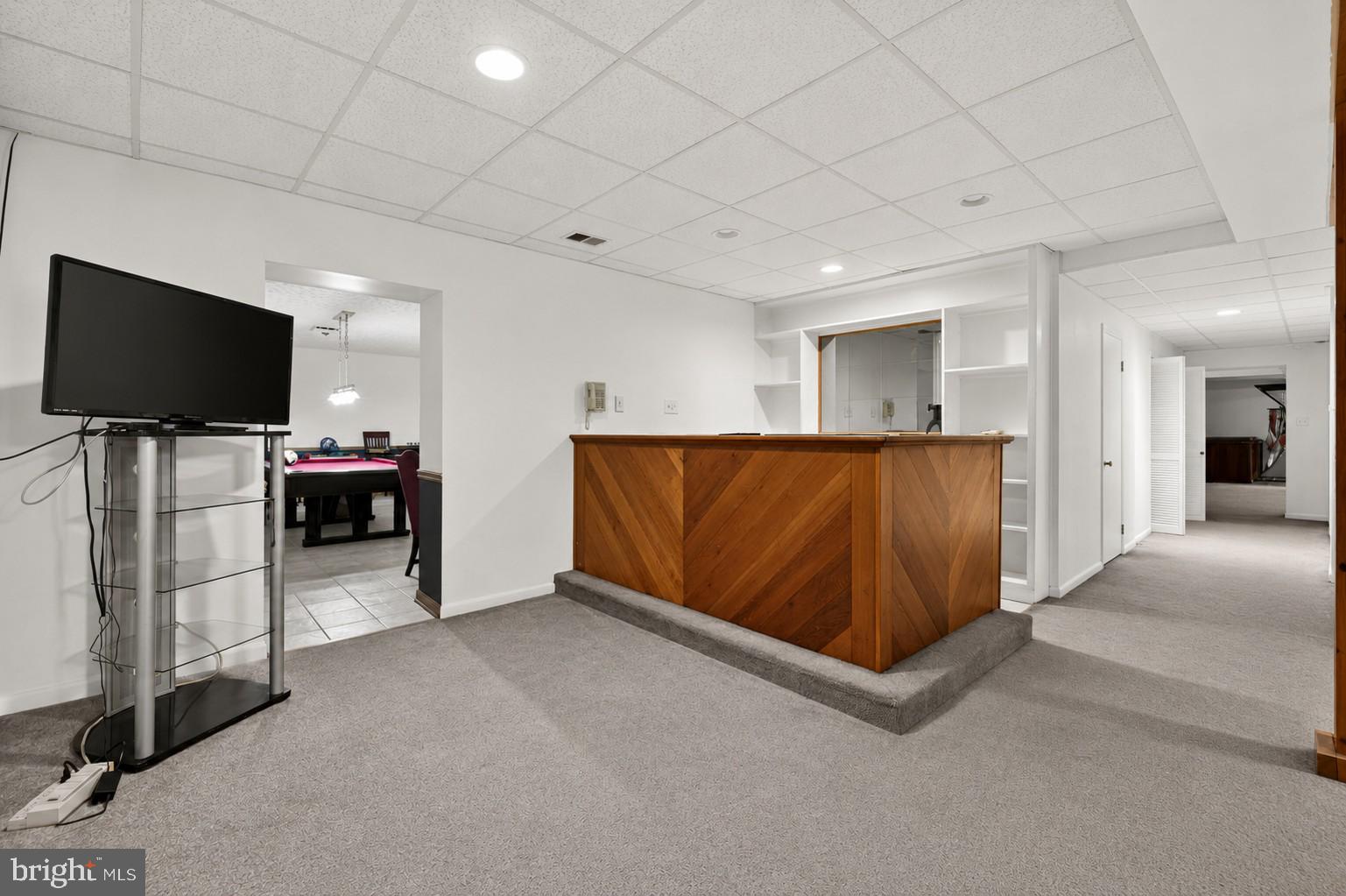 41726 Stumptown Road Leesburg, VA 20176 - Photo 35 of 91 Lower Level Bar / Entertaining Area