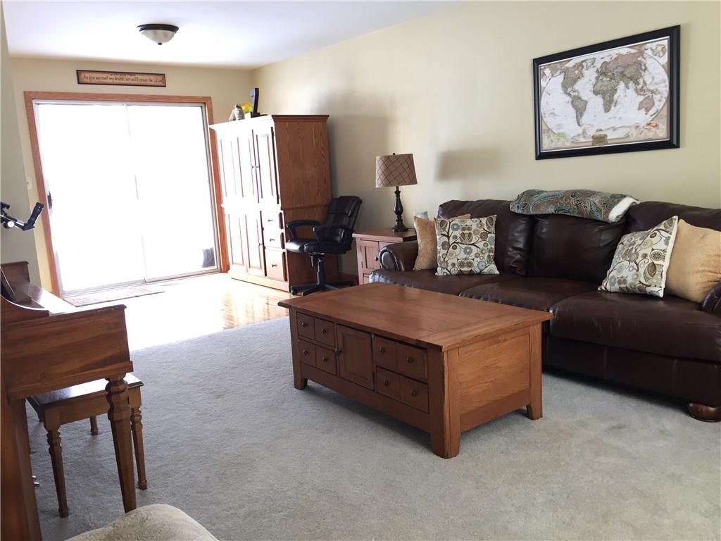 1940 Valley View Road Hermitage, PA 16148 - Photo 4 of 15 Gallery Image 4