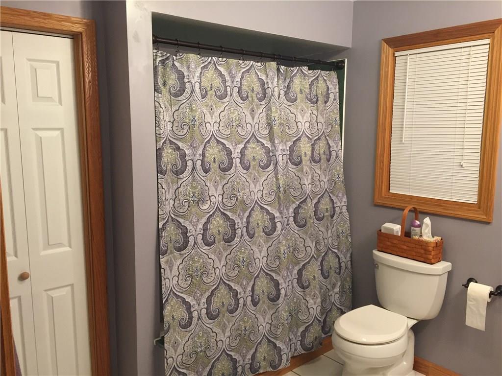 1940 Valley View Road Hermitage, PA 16148 - Photo 9 of 15 Gallery Image 9