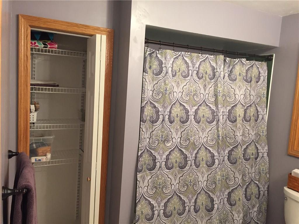 1940 Valley View Road Hermitage, PA 16148 - Photo 10 of 15 Gallery Image 10