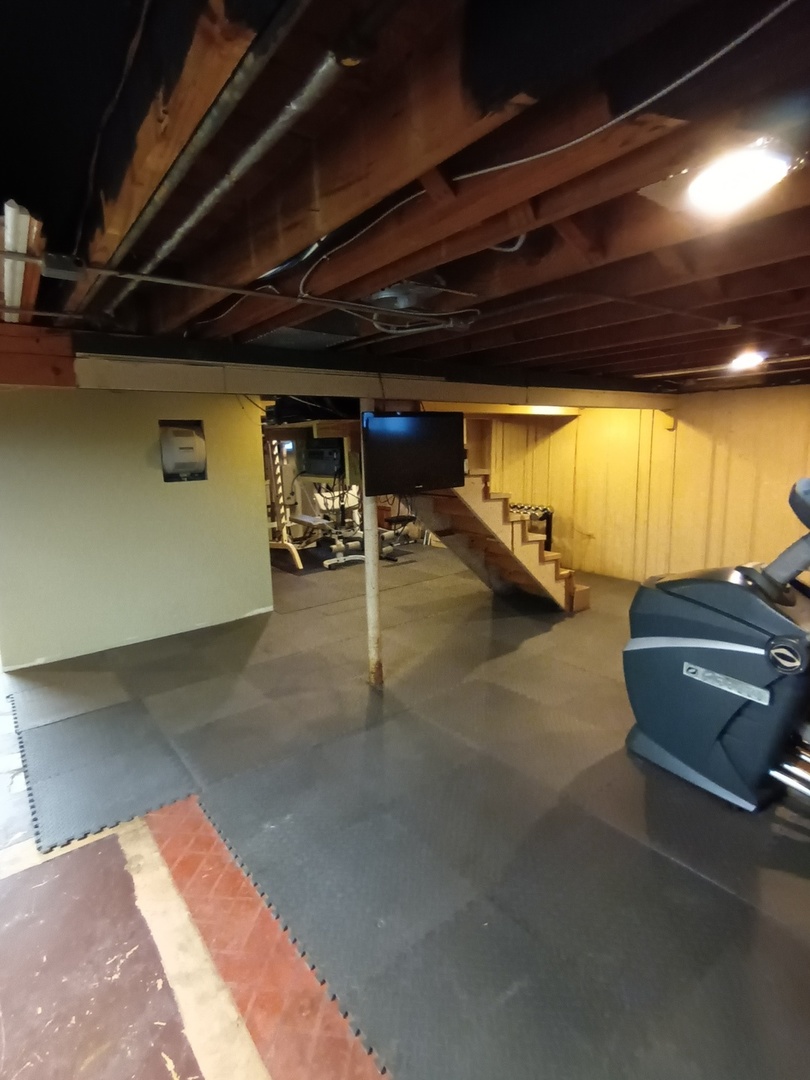 8742 East Prairie Road Skokie, IL 60076 - Photo 22 of 29 a view of parking