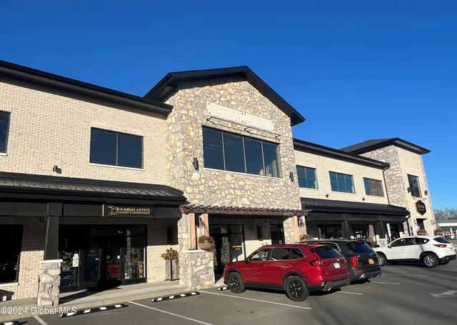 $19 | 675 Grooms Road, Unit 202, Clifton Park, NY 12065