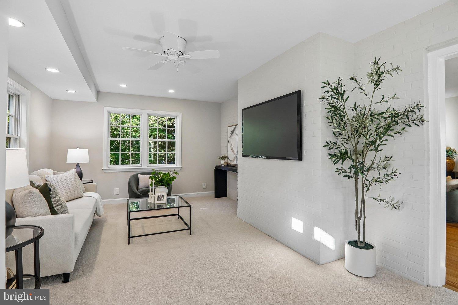 4622 Woodfield Road Bethesda, MD 20814 - Photo 21 of 75 Family Room