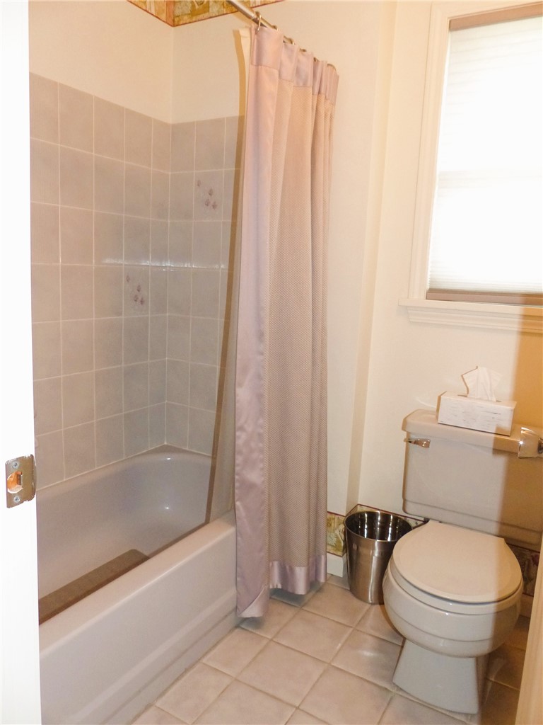 2 Shingle Mill Road Irondequoit, NY 14609 - Photo 23 of 36 Upstairs bath