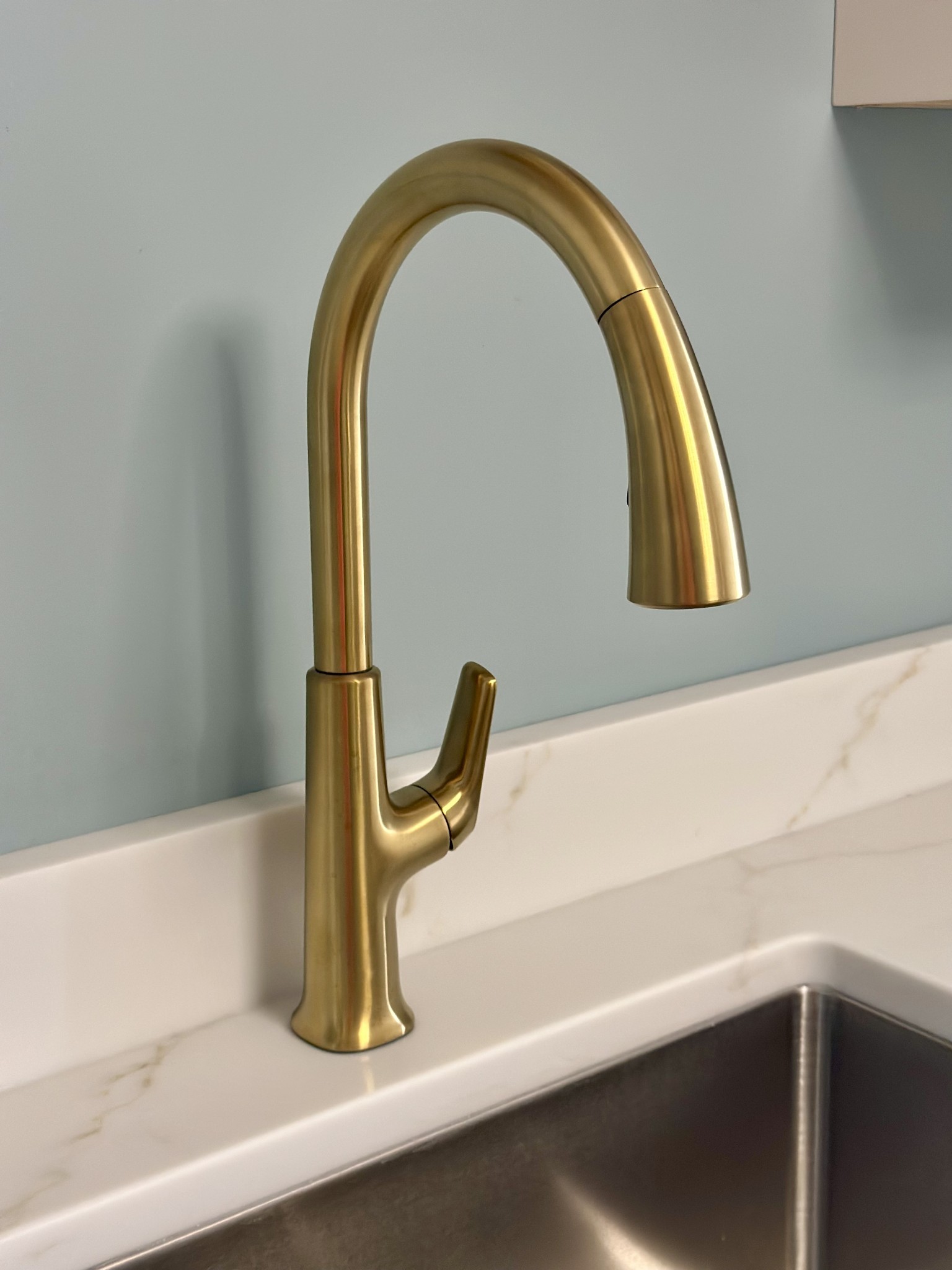 4215 Harding Pike, Unit 903 Nashville, TN 37205 - Photo 24 of 68 a bathroom with a sink