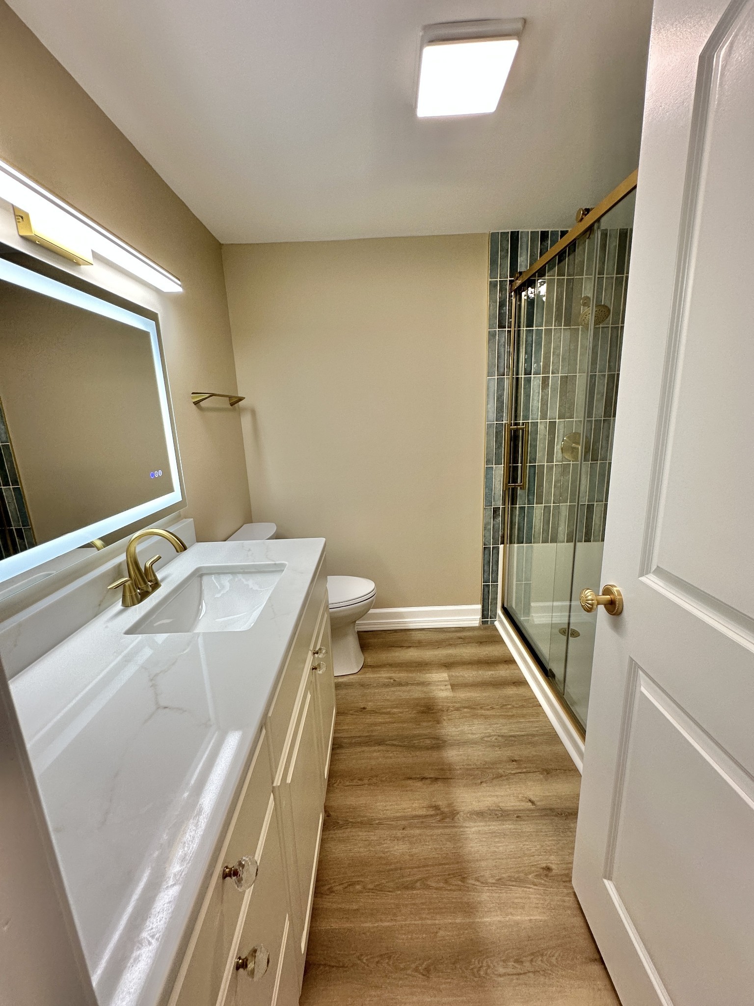 4215 Harding Pike, Unit 903 Nashville, TN 37205 - Photo 29 of 68 a bathroom with a sink and a mirror