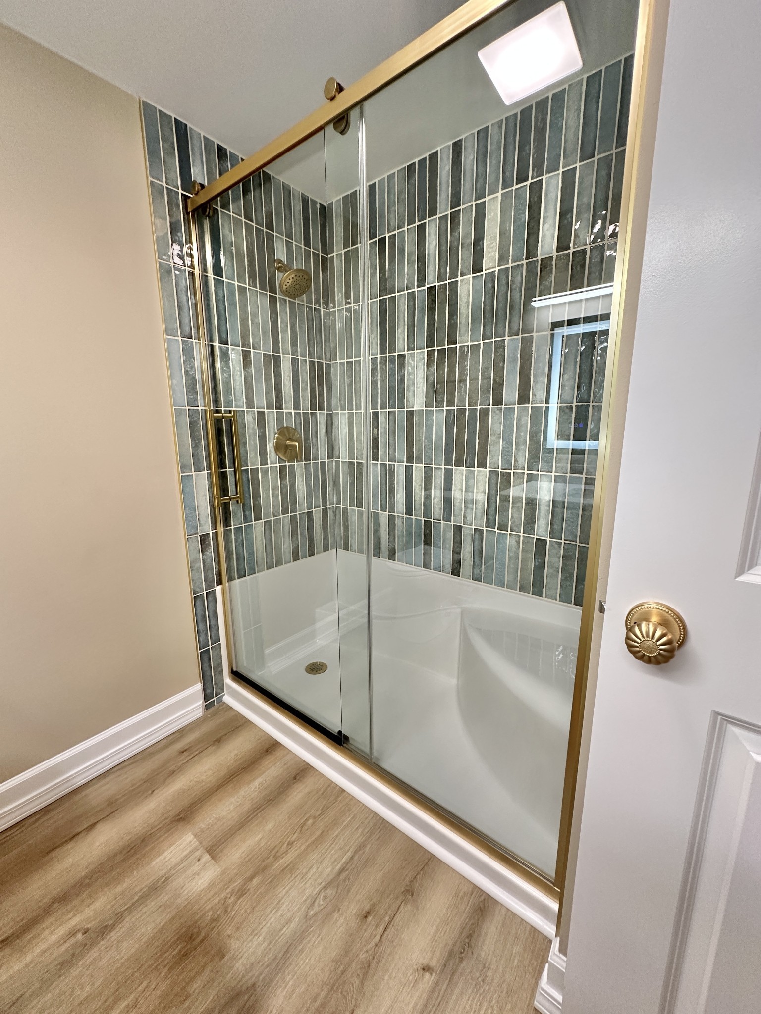 4215 Harding Pike, Unit 903 Nashville, TN 37205 - Photo 30 of 68 a bathroom with a shower and a tub