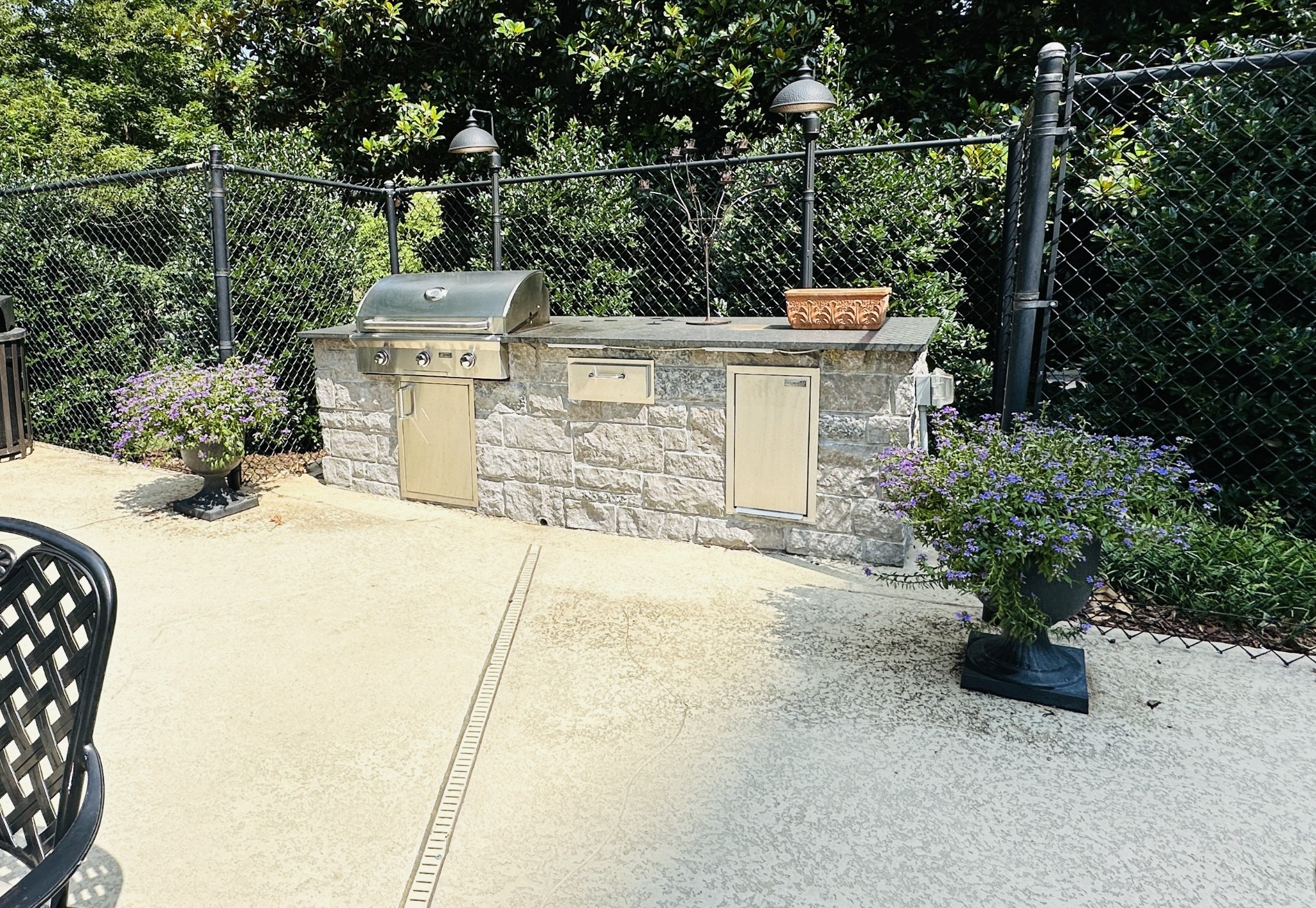 4215 Harding Pike, Unit 903 Nashville, TN 37205 - Photo 62 of 68 a view of a outdoor space with a street