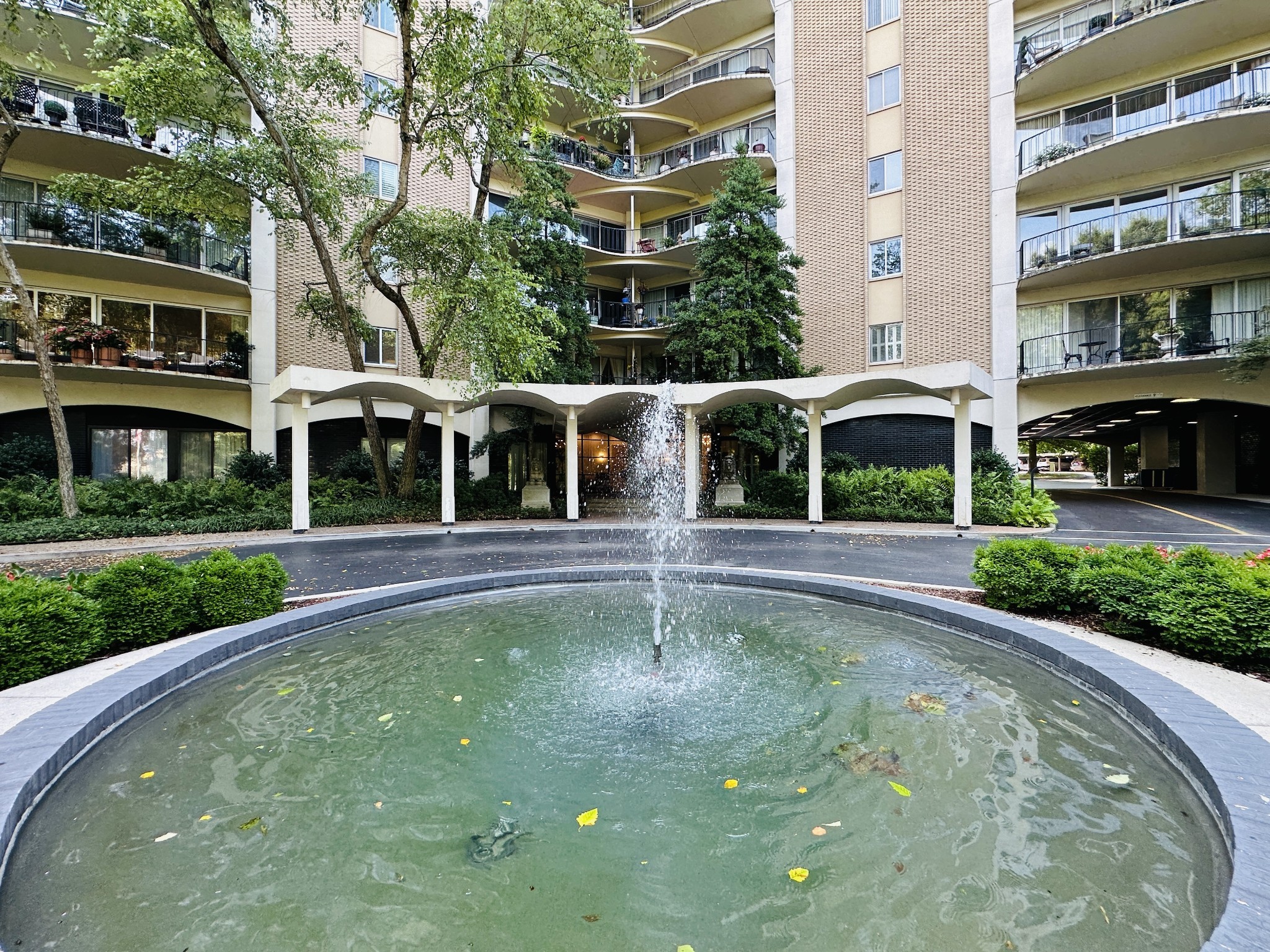 4215 Harding Pike, Unit 903 Nashville, TN 37205 - Photo 67 of 68 a view of a building with a garden