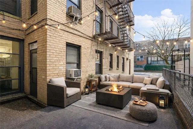 $195,000 | 150 West End Avenue, Unit 1P | Manhattan Beach