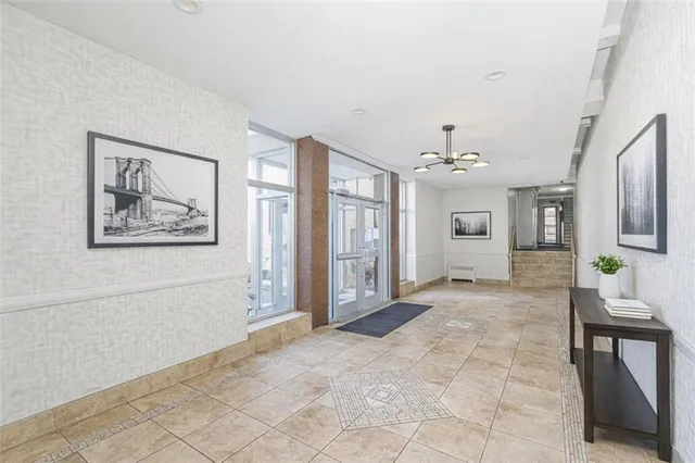 $195,000 | 150 West End Avenue, Unit 1P | Manhattan Beach