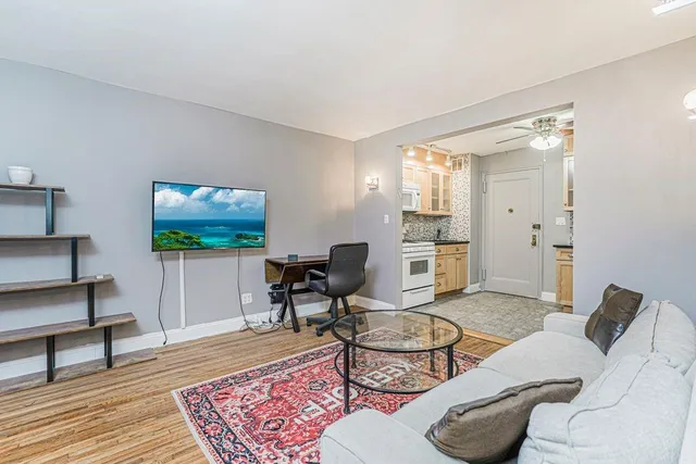 $195,000 | 150 West End Avenue, Unit 1P | Manhattan Beach