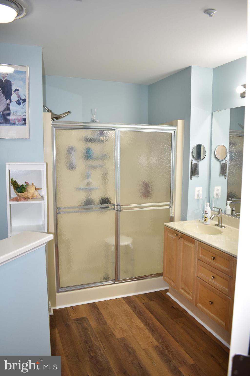 2504 Shelley Circle, Unit 1D Frederick, MD 21702 - Photo 14 of 37 Primary bathroom