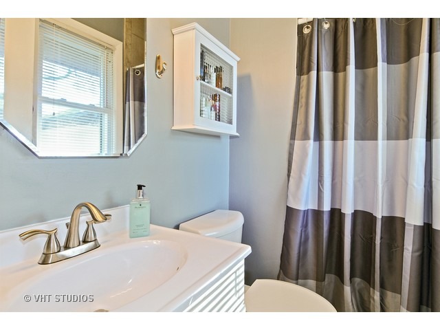 100 Mellbrook Road Bolingbrook, IL 60440 - Photo 7 of 11