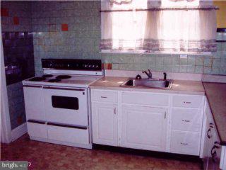 2401 Hollis Road Havertown, PA 19083 - Photo 4 of 6 Gallery Image 4