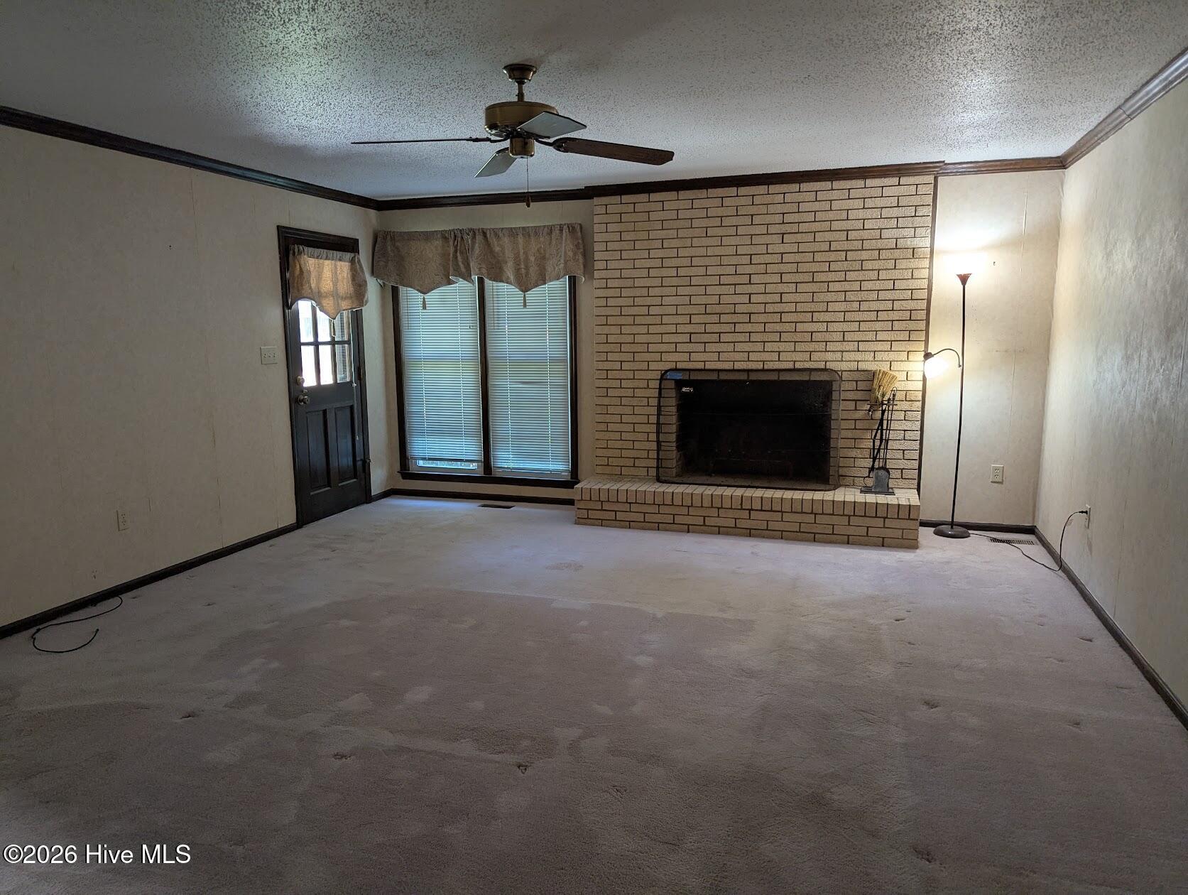 218 Longmeadow Road North Augusta, SC 29860 - Photo 17 of 31 218 Longmeadow Road Den w Fireplace