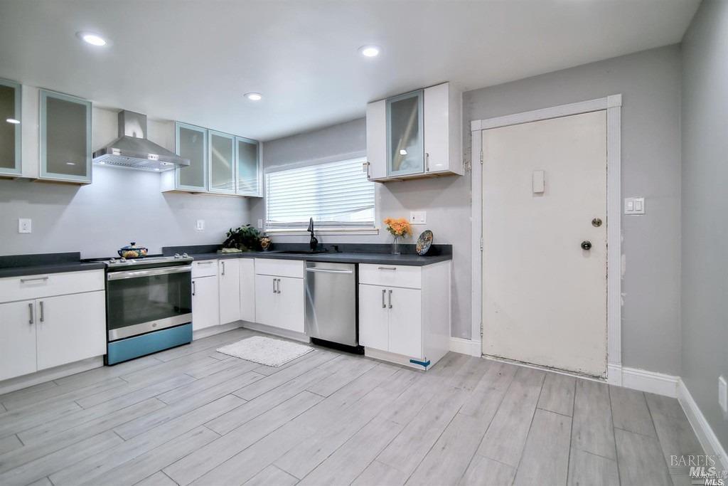 22 Fairfax Street, Unit B San Rafael, CA 94901 - Photo 2 of 9