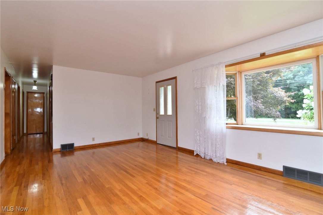 97 Narrows Road Painesville, OH 44077 - Photo 5 of 45
