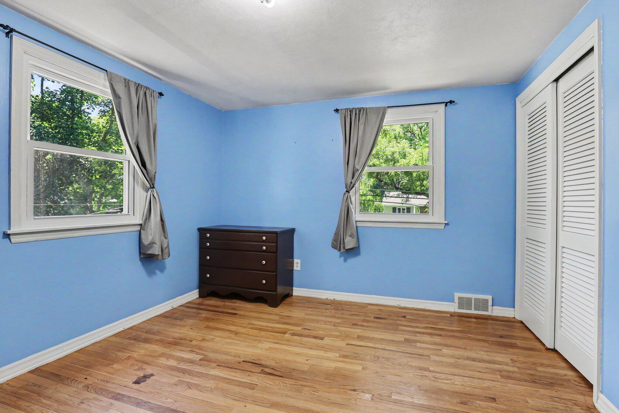1653 Ridgeview Street Southeast Grand Rapids, MI 49506 - Photo 20 of 30 020_file_3289